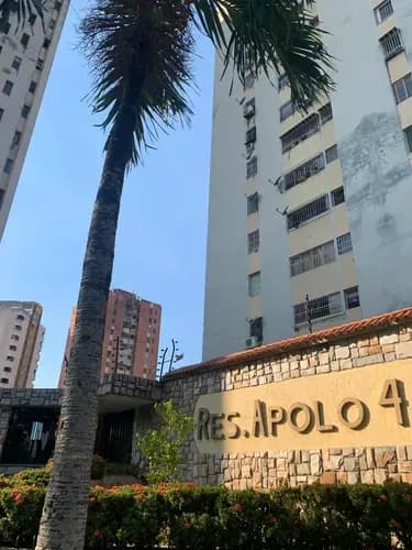 Apartamento En Venta *trigal Norte* Tanque Subterráneo Y Planta Eléctrica 50%. Descripcion 87m2 Piso 7 *3 Habitaciones* C/ Closet 2 Baños Completos 1 Estacionamiento. An