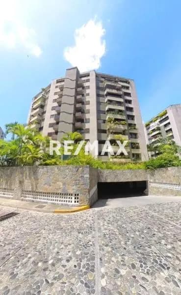 Amplio Apartamento PH en venta Sebucan