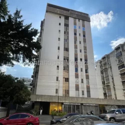 En Alquiler: Apartamento Amoblado En Los Palos Grandes Con Pozo De Agua | At 26-19208