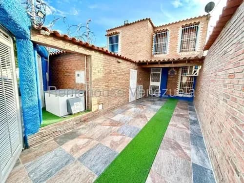Maria Luisa Mendoza Vende Hermosa Casa Amoblada Y Equipada En Exclusiva Urbanizacion Al Este De Barquisimeto, En Optimas Condiciones, Amplia, Moderna Contactame! 2 6 2 6 1 1.