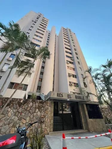 Apartamento En Venta En Las Chimeneas,res. El Roble. Valencia.