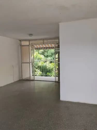 Apartamento Para Remodelar En Caña De Azúcar Maracay 3h 1b
