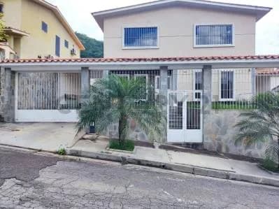 Venta de Casa en el Trigal Norte, Valencia- Edo. Carabobo