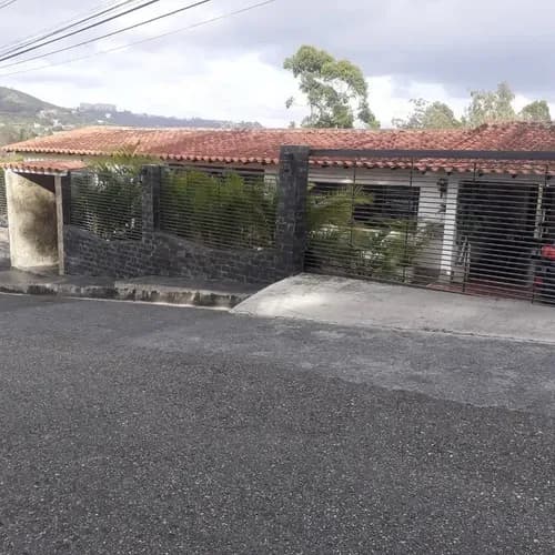 Best House Vende Bella Casa En Colinas De Carrizal