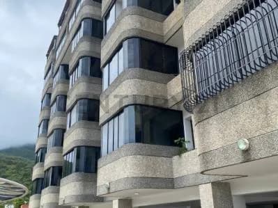 Alquiler de Apartamento en Tanaguarenas, La Guaira - Edificio con Piscina