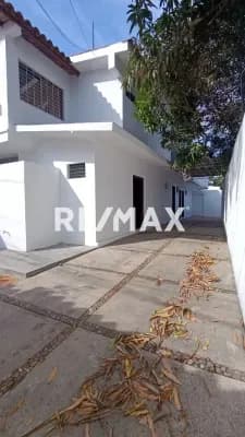 Casa Comercial en Alquiler Urbanizacion Nueva Segovia Zona Este - Barquisimeto