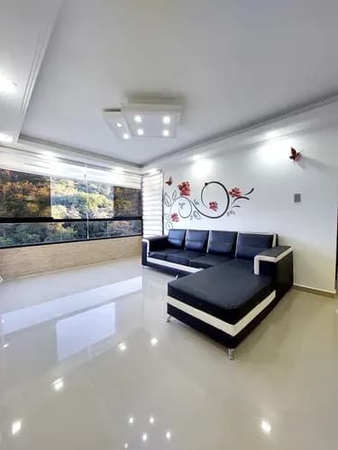 Se Vende Lindo Apartamento Ubicado En Una De Las Mejores Zonas De San Antonio De Los Alto Mide 89 M2 Cuneta Con 3 Amplias Habitaciones-2 Baños Estacionamiento Techado