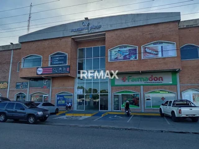 EN VENTA LOCAL COMERCIAL EN EL CENTRO COMERCIAL LA MACARENA, LA CRUZ, MATURÍN, ESTADO MONAGAS