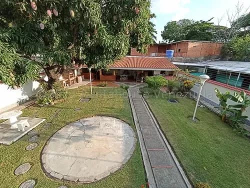 Casa En Cagua Con Area Social Parrillera Y Caney, Planta Electrica. Ljsa 26-10378