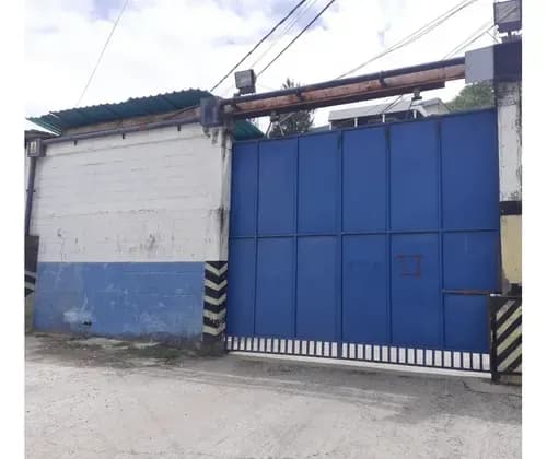 Se Traspasa Galpón, Ubicado En La Zona Industrial De Los Cerritos