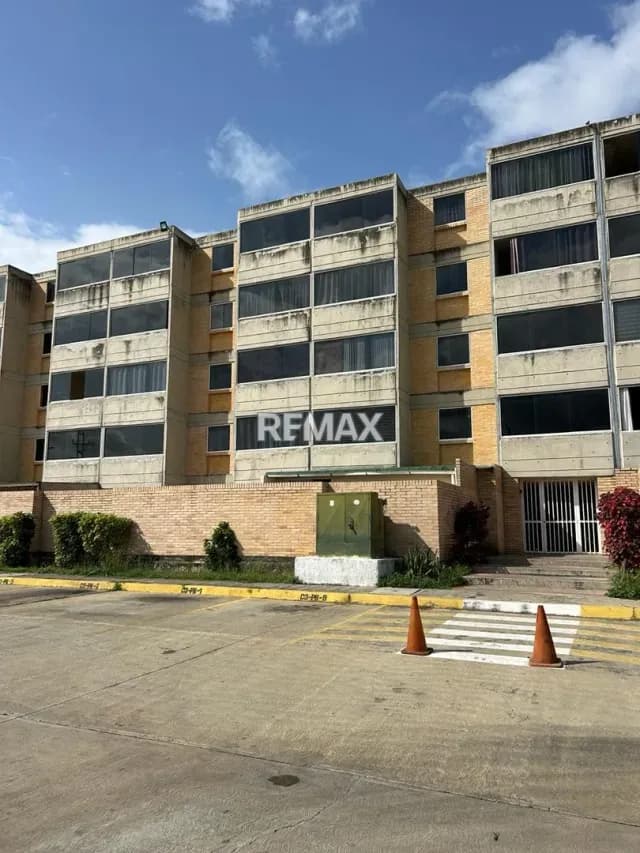 ALQUILER DE APARTAMENTO EN LA COLINA
