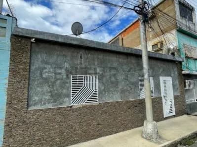 Casa Comercial en El Pensil - Puerto La Cruz