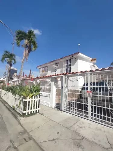 En Venta Casa Urb San José De Tarbes. Valencia