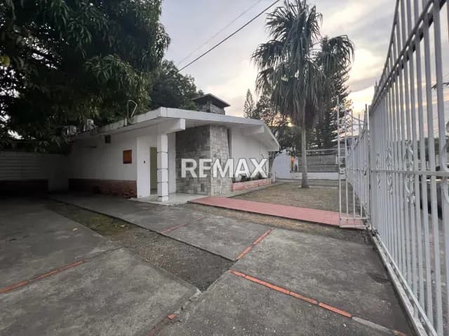Propiedad en venta con gran potencial comercial ubicada en el sector Banco Obrero - Acarigua