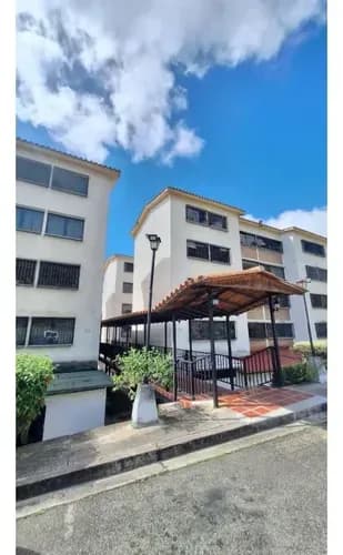 Apto En Venta En Urb. La Quinta Los Teques