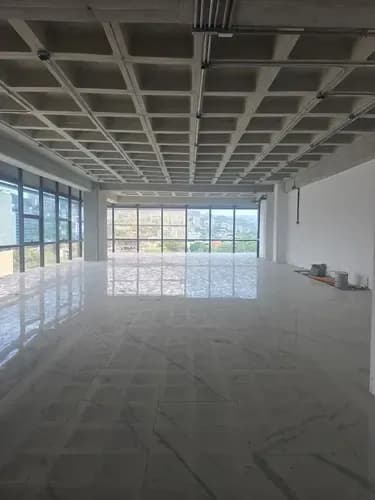Oficina En Venta En Torre Guayana En Obra Gris | Las Mercedes