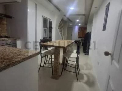 VENDO TOWNHAUSE OBRA AVANZADA