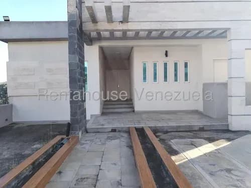 Rentahouse Vende Exclusiva Casa En La Entrada 25-11171 Sp
