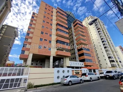 Apartamento Amoblado En Alquiler En La Urbanización Andrés Bello De Maracay Con Condominio Incluído 25-17383 Kmir