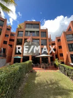 SE VENDE MAGNIFICO TH EN LA BOYERA