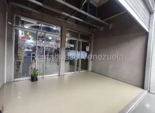 Cf Emprenda Su Negocio Con Local Comercial En Alquiler A Tasa Bcv En C.c. Gran Bazar Maracay!! Listing 26-10364