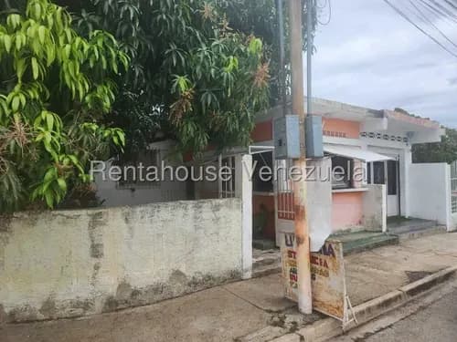 Casa En Venta Ideal Para Comercio, Posee Locales Y Anexo Independientes En Zona De Ciudad Alianza Guacara