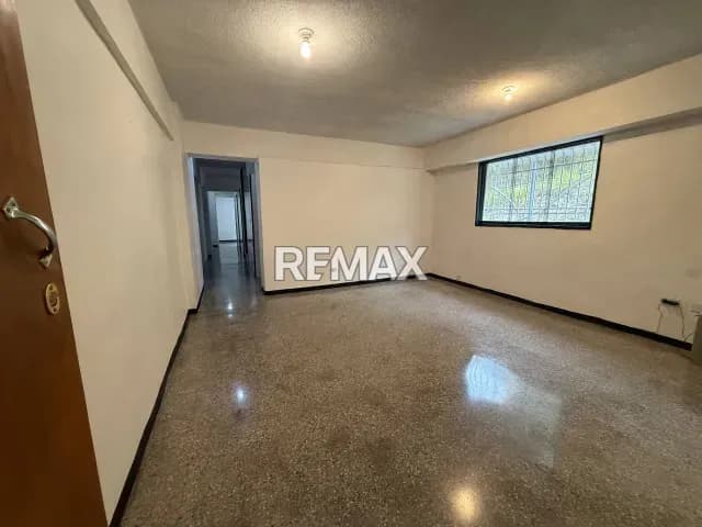 Apartamento en Caricuao UD4