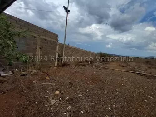 Amplio Terreno En Venta En Zona Industrial Sector La Velita De Coro # 26-11090