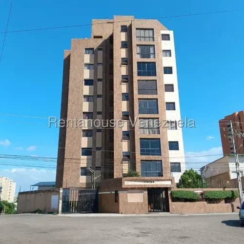Apartamento En Venta Con Vista Al Lago Edf. Cristina, Valle Frío. As