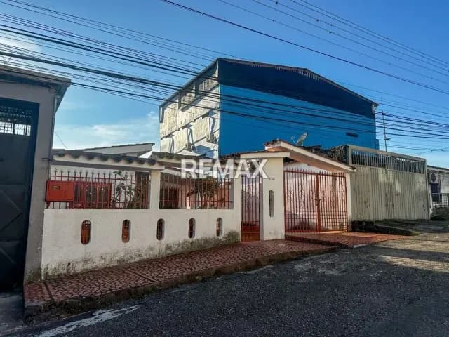En Venta Casa en Barrio Sucre Urb. Colinas de Antaraju