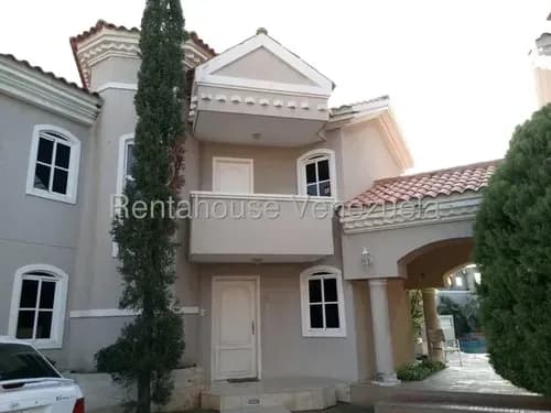 Townhouse En Venta Actualizado En Villa Sol Caribe ..mls 26-11757 ..kb