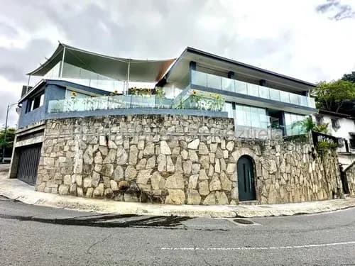 Espectacular Casa Remodelada En Venta En Lomas De La Trinidad Con Vistas Panorámicas, Y Terrazas Privadas Y Confort Absoluto Mls #26-20772