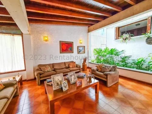 Nb Casa En Venta En El Marques Con Jardin 26-19378