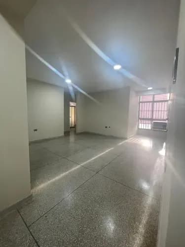 Ez Platinum Apto En Prebo Res Marilú 80 Mtrs 3 Habitaciones 2 Baños 1 Puesto 1 Maletero Piso Alto Sin Planta Eléctrica Ambos Ascensores Funcionando Precio De Venta