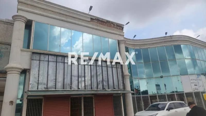 LOCAL COMERCIAL EN ALQUILER EN CENTRO COMERCIAL OGARET