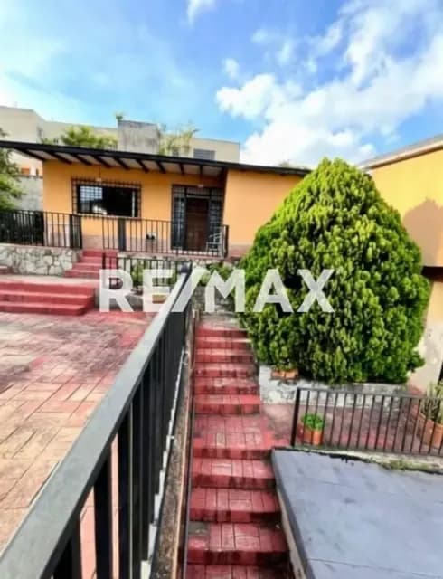 CASA MULTIFAMILIAR VILLA LAURA