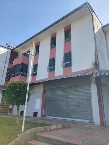 San Antonio De Los Altos, Los Castores, Local En Venta De 161m2