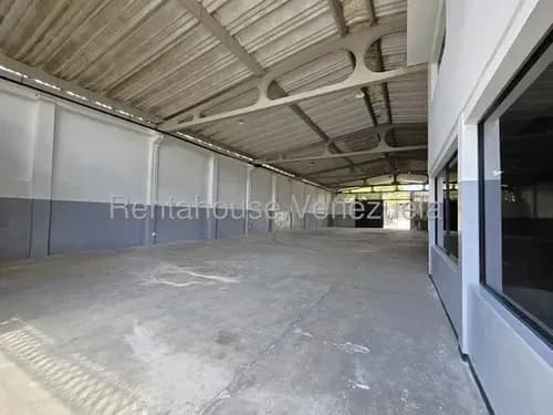 Maritza Lucena Vende Excelente Galpón En Zona Industrial Ii Barquisimeto. Doble Acceso, Baños Para Empleados, Áreas Administrativas.