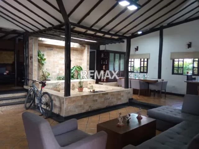 En búsqueda de una casa hermosa en el Manzano? Te traigo está especial para ti.