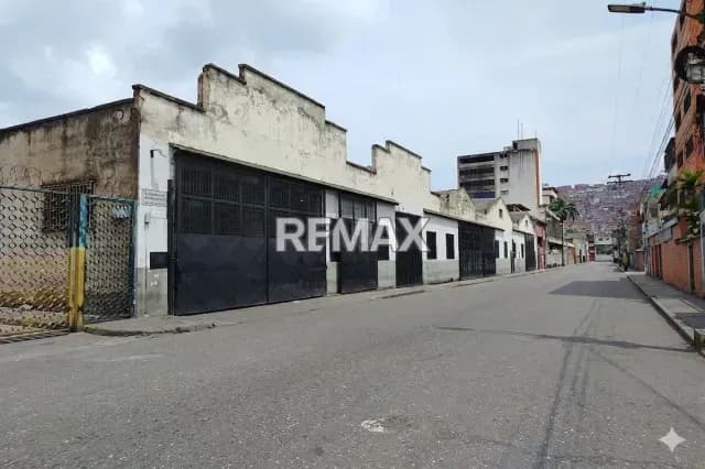 GALPON EN VENTA - EL CEMENTERIO