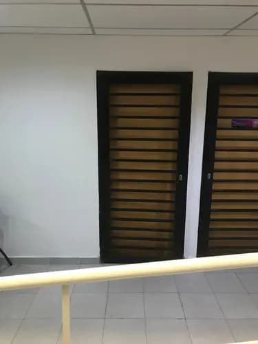 Consultorios En Centro Medico Muy Concurrido Y Activo En Pleno Centro De Cabudare. Ideal Para Profesionales De La Salud Y La Estética