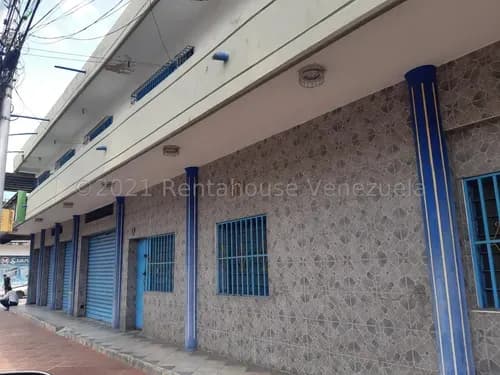 Excelente Local Edificio Casa Comercial En San Miguel Sentido Santa Rosa Excelente Para Comenzar Tu Nuevo Proyecto Locales Abajo Y Área De Oficinas Arriba O Mesanina Nela 25-21262