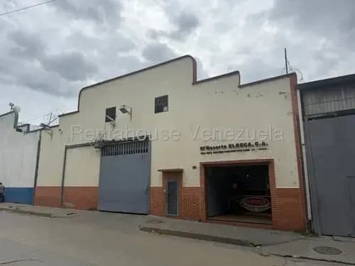 Tg Oportunidad! Galpón Industrial Remodelado En Venta, Ubicado En Excelente Zona En La Yaguara 26-1706 Ys