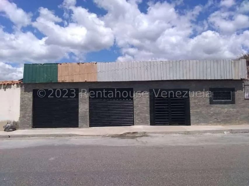 Comercial (Local Comercial) en Alquiler en Los Pinos, Lara