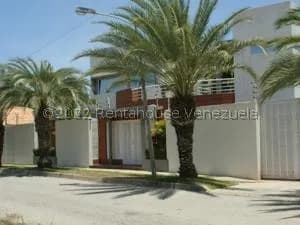 Casa (Multipes Niveles) en Venta en Playa Moreno, Nueva Esparta