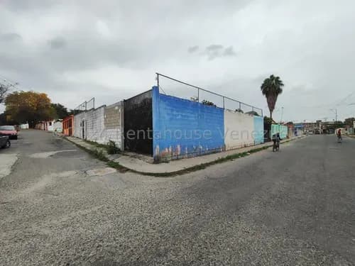 # En Venta Sensacional Terreno, Rafael Gamarra Ofrece, 2n16957, En Optimas Condiciones, Con Gas Directo, Con Mas De 300m2, En Cabudare. Contactame!