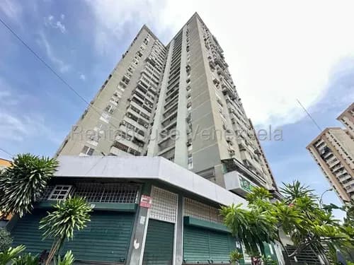 Apartamento En Venta Zona Centro Maracay 26-21854 Yb