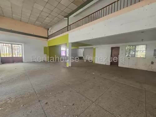 Amplia Propiedad En Venta En El Casco Historico De Coro, Con Potencial Comercial # 26-4104