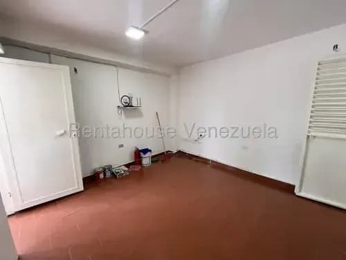 Maritza Lucena Alquila Local Comercial Ubicado En El Este De Barquisimeto, Ideal Para Negocios, Amplio Deposito, Infraestructura Moderna, Seguridad 24/7