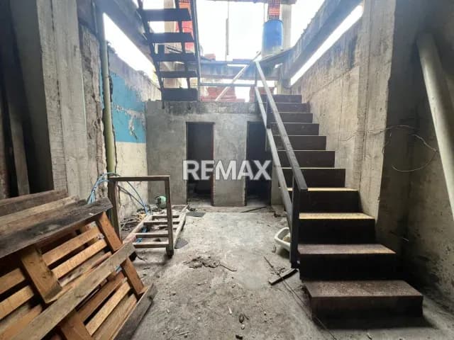 ¡OPORTUNIDAD DE INVERSIÓN: COMERCIAL O RESIDENCIAL!
